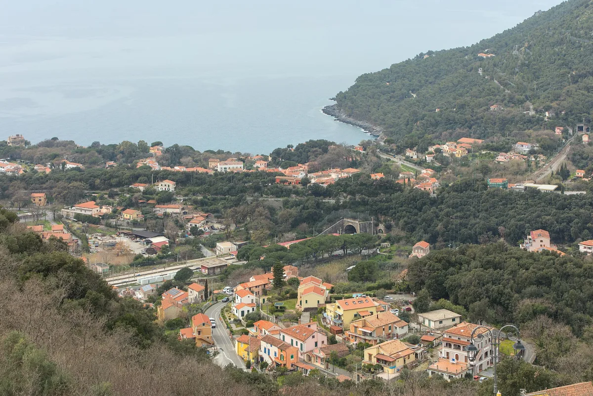 Itinerario a piedi nel centro storico di Maratea: arte e panorami nascosti