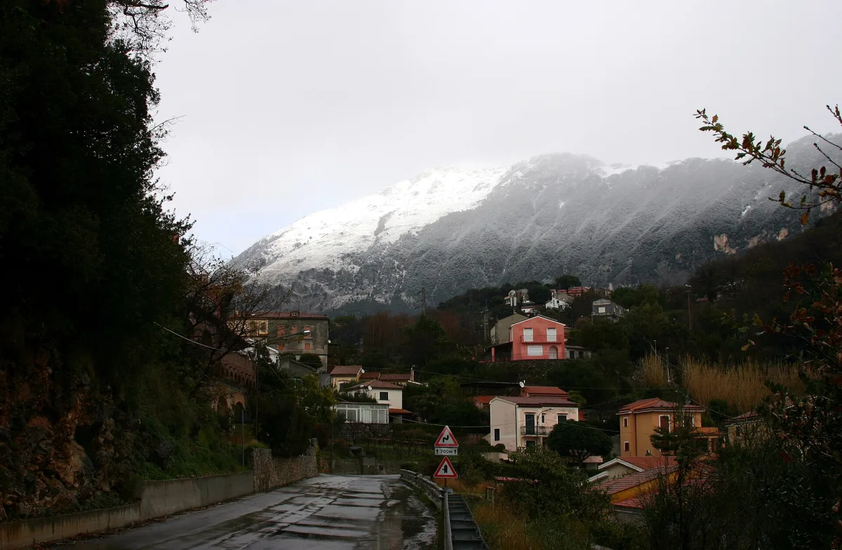 Quando andare a Maratea: clima, mare, prezzi e stagioni 2026