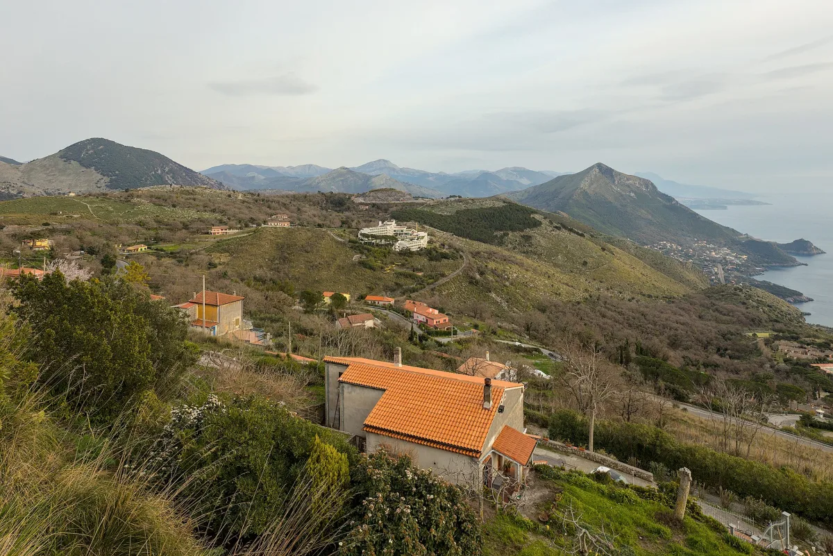Trekking con vista mare a Maratea: i sentieri panoramici più belli
